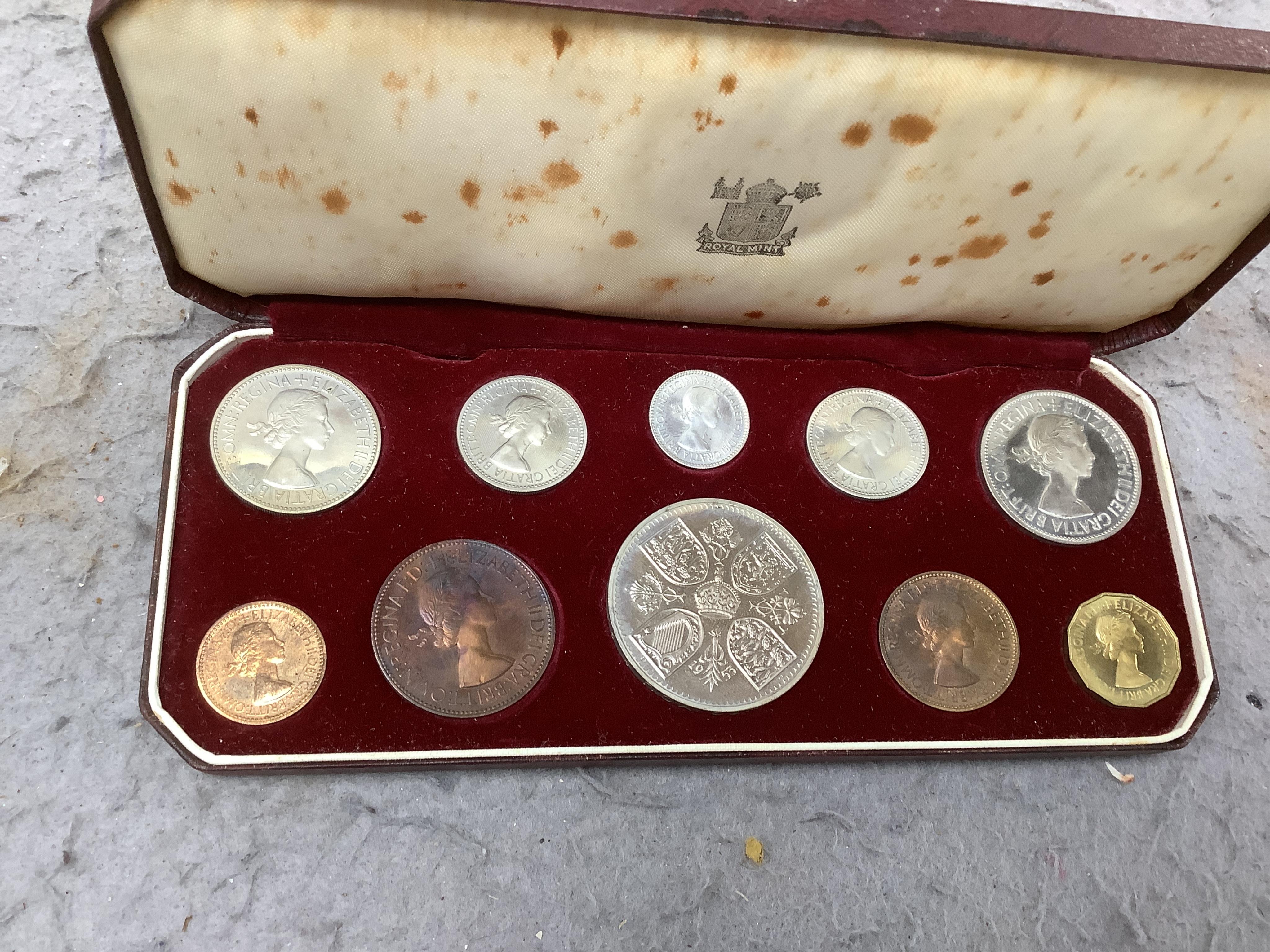 British and World coins and banknotes, to include Elizabeth II coronation proof coin set, 1953, case spotted, various George III to George VI silver crowns to maundy 2d etc.